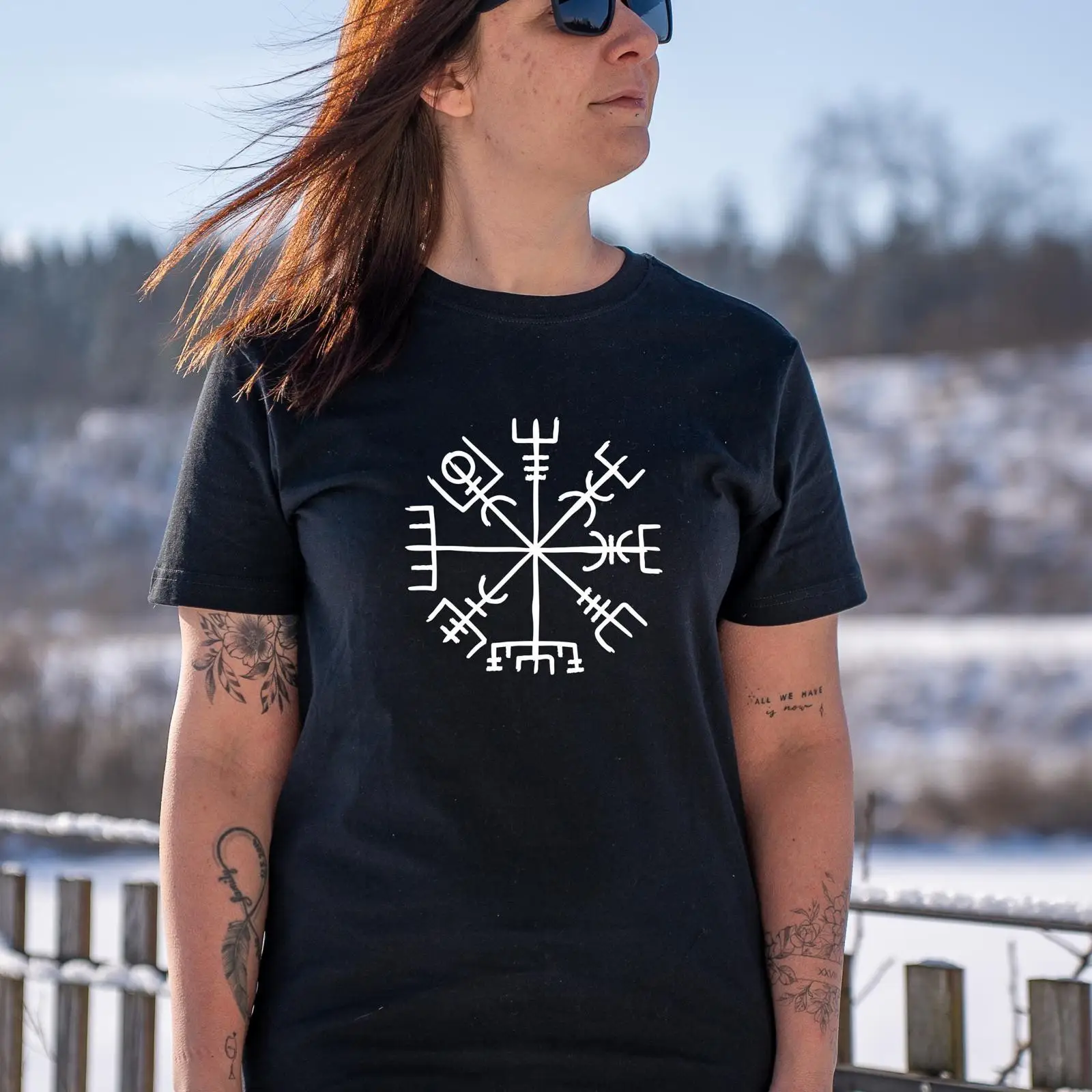 Vintage Fashion Faire - เสื้อยืด Vegvísir Nordic Rune Compass Viking