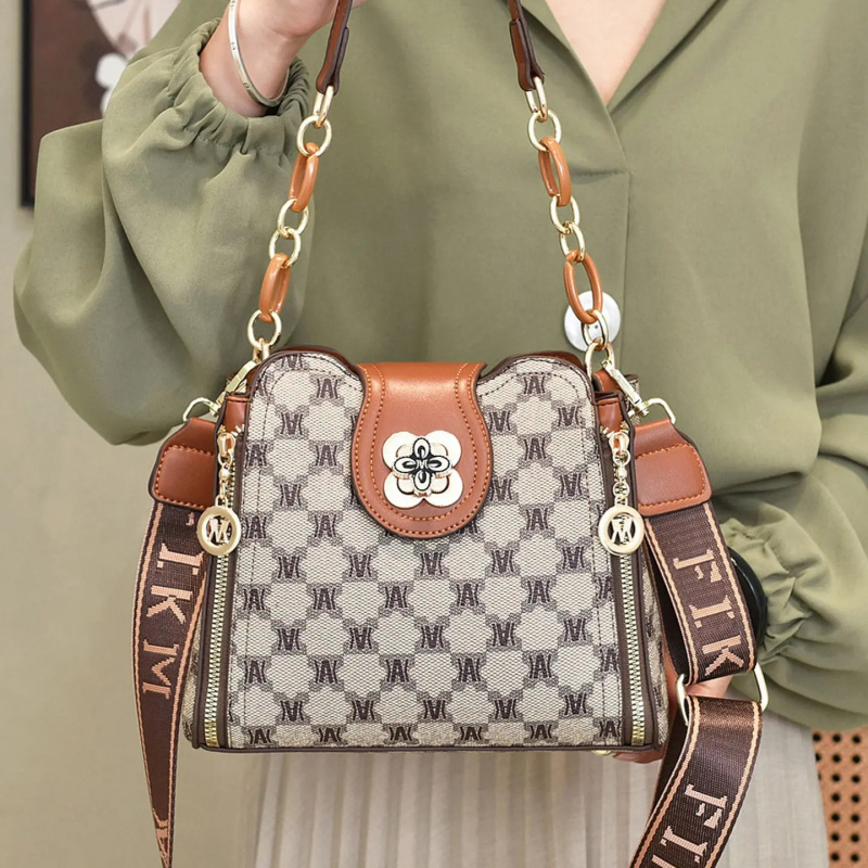กระเป๋าสะพายไหล่พิมพ์ลายตัวอัก - Vintage Fashion Prints บทวิจารณ์และราคา