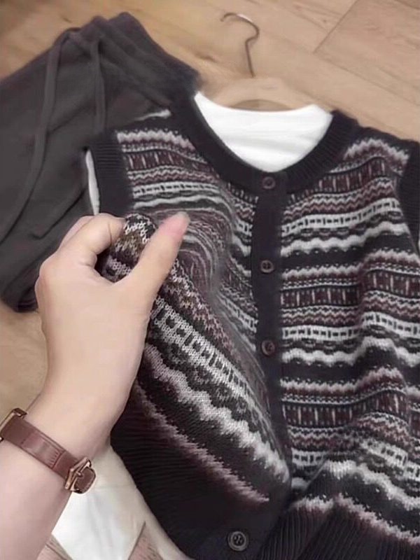 เสื้อกั๊กคาร์ดิแกนถักสีเทา คอก - Vintage Fashion Faire บทวิจารณ์และราคา