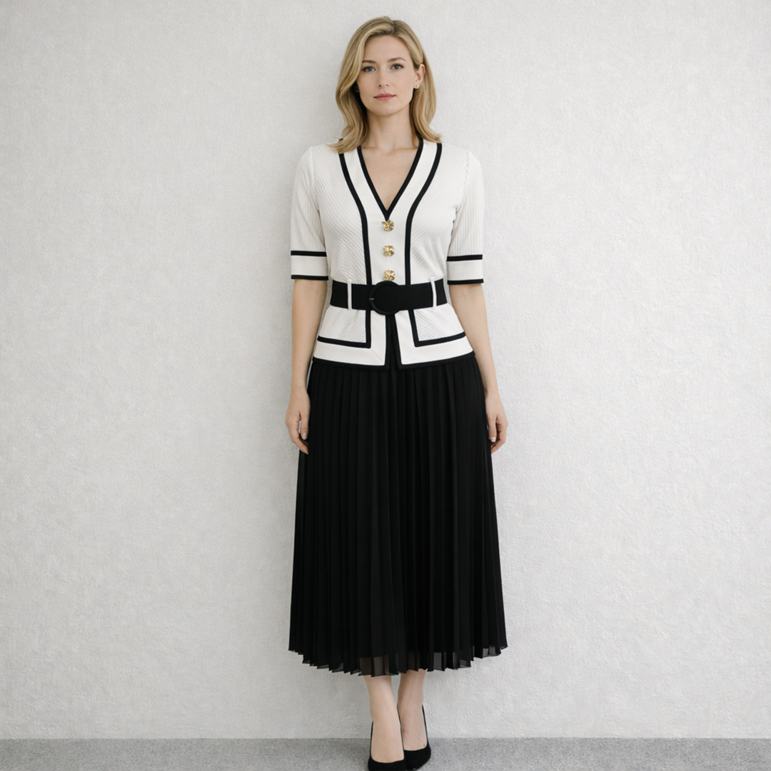 เดรสทรงวีคอเซ็กซี่ แต่งกระดุม  - Vintage Fashion Exhibition บทวิจารณ์และราคา