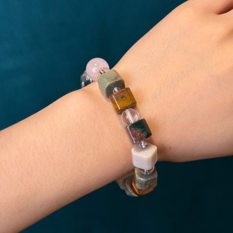 สร้อยข้อมือวินเทจเคลือบสีดำประ - Vintage Fashion Luxury บทวิจารณ์และราคา